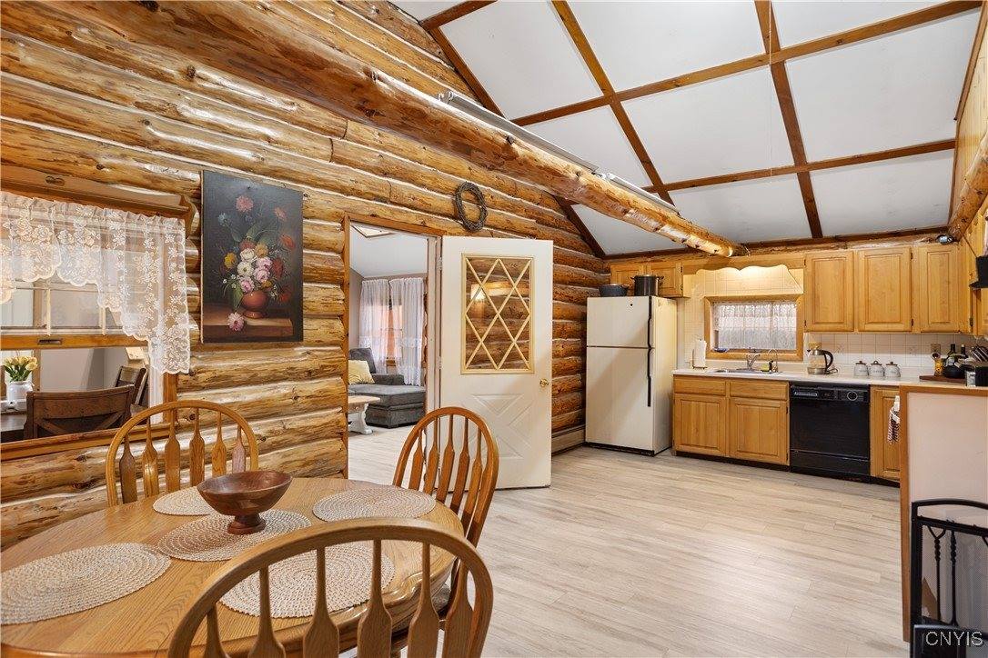 5472 Booth Road, Locke, NY 13092