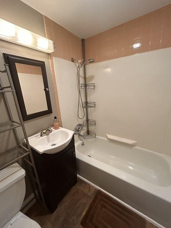 5 Manor Court, Springfield, MA 01118