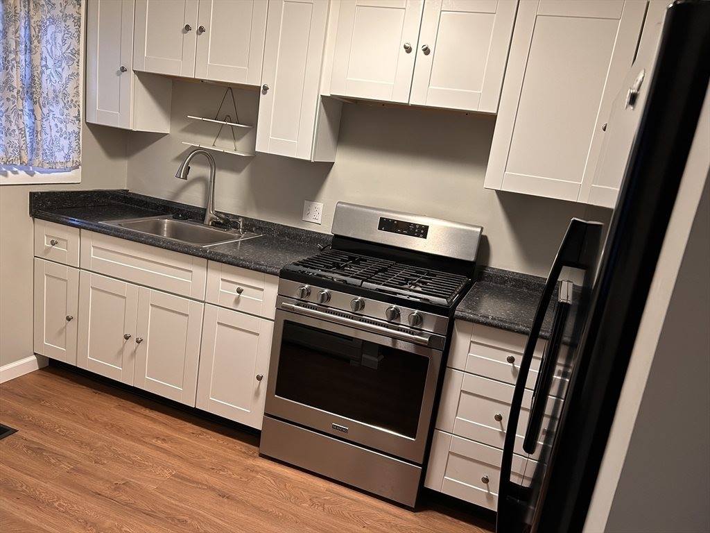5 Manor Court, Springfield, MA 01118