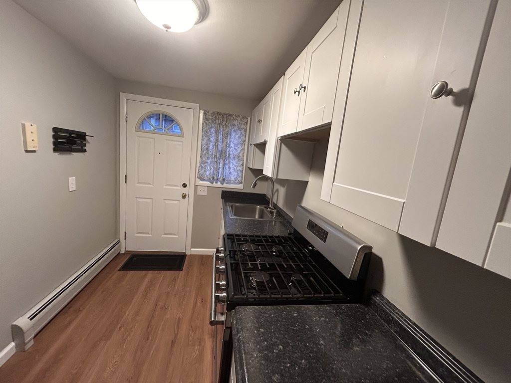5 Manor Court, Springfield, MA 01118