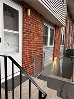 5 Manor Court, Springfield, MA 01118