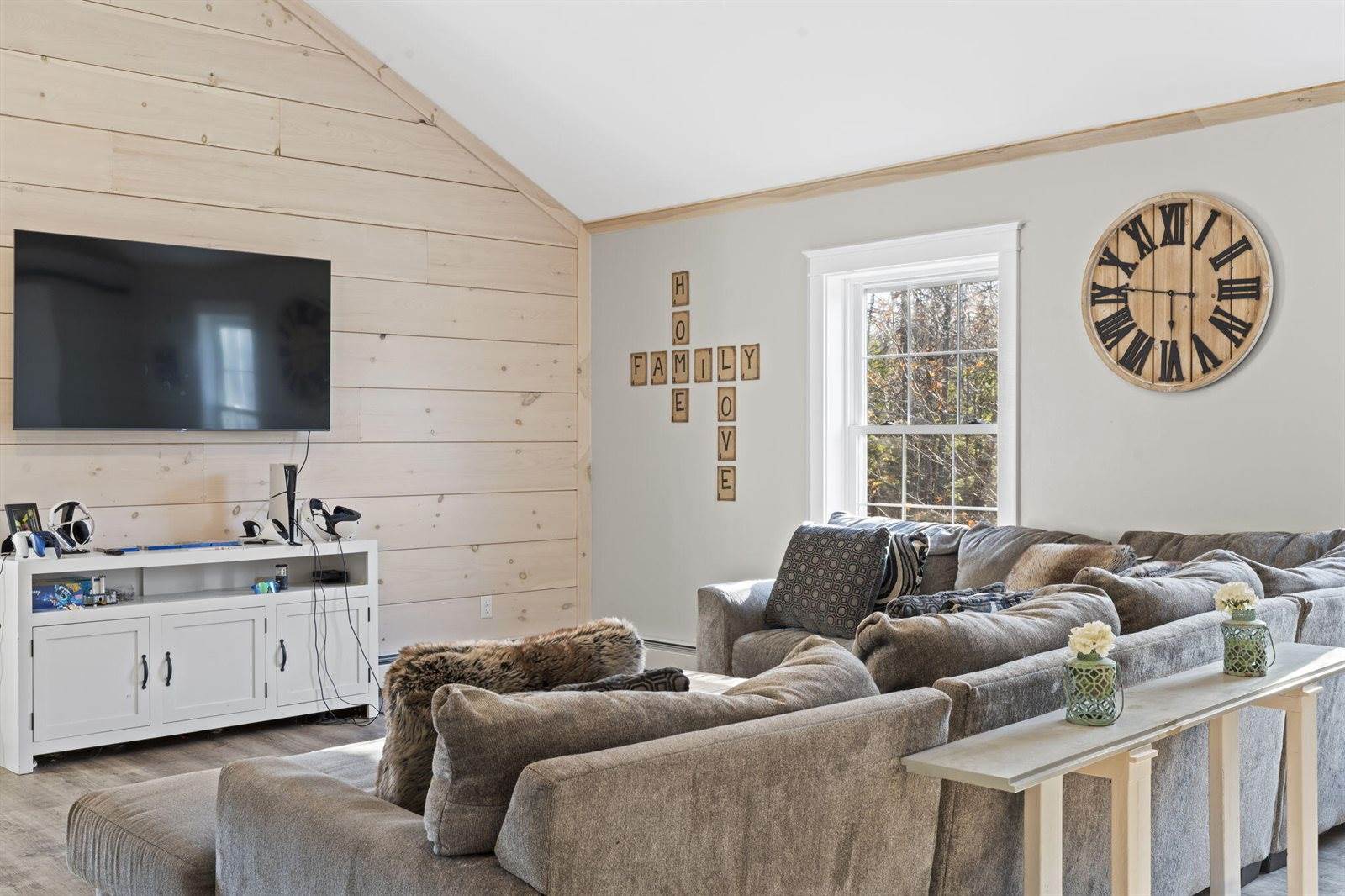 130 Kennard Road, Newburgh, ME 04444