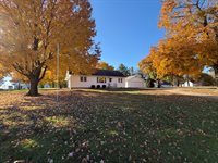 3723 Us Business 20 W, Freeport, IL 61032