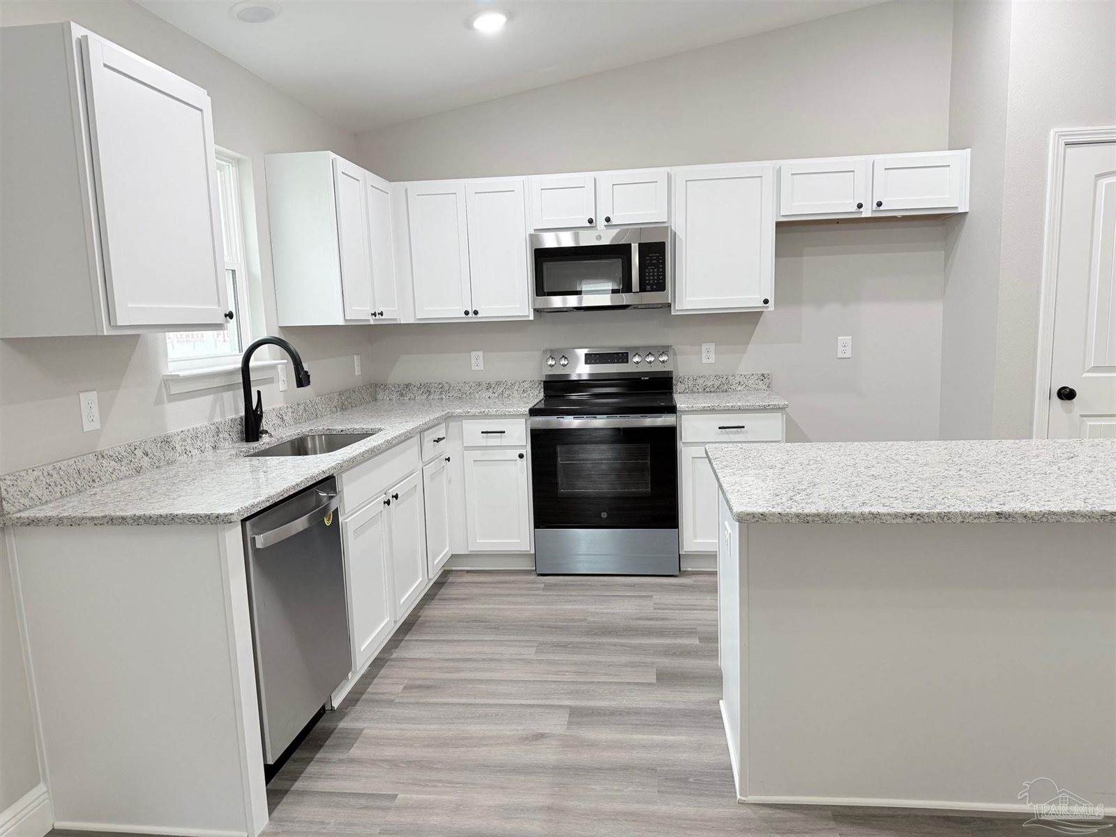 7234 Par Ln, Milton, FL 32570