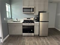 6951 Rhea St, Reseda, CA 91335