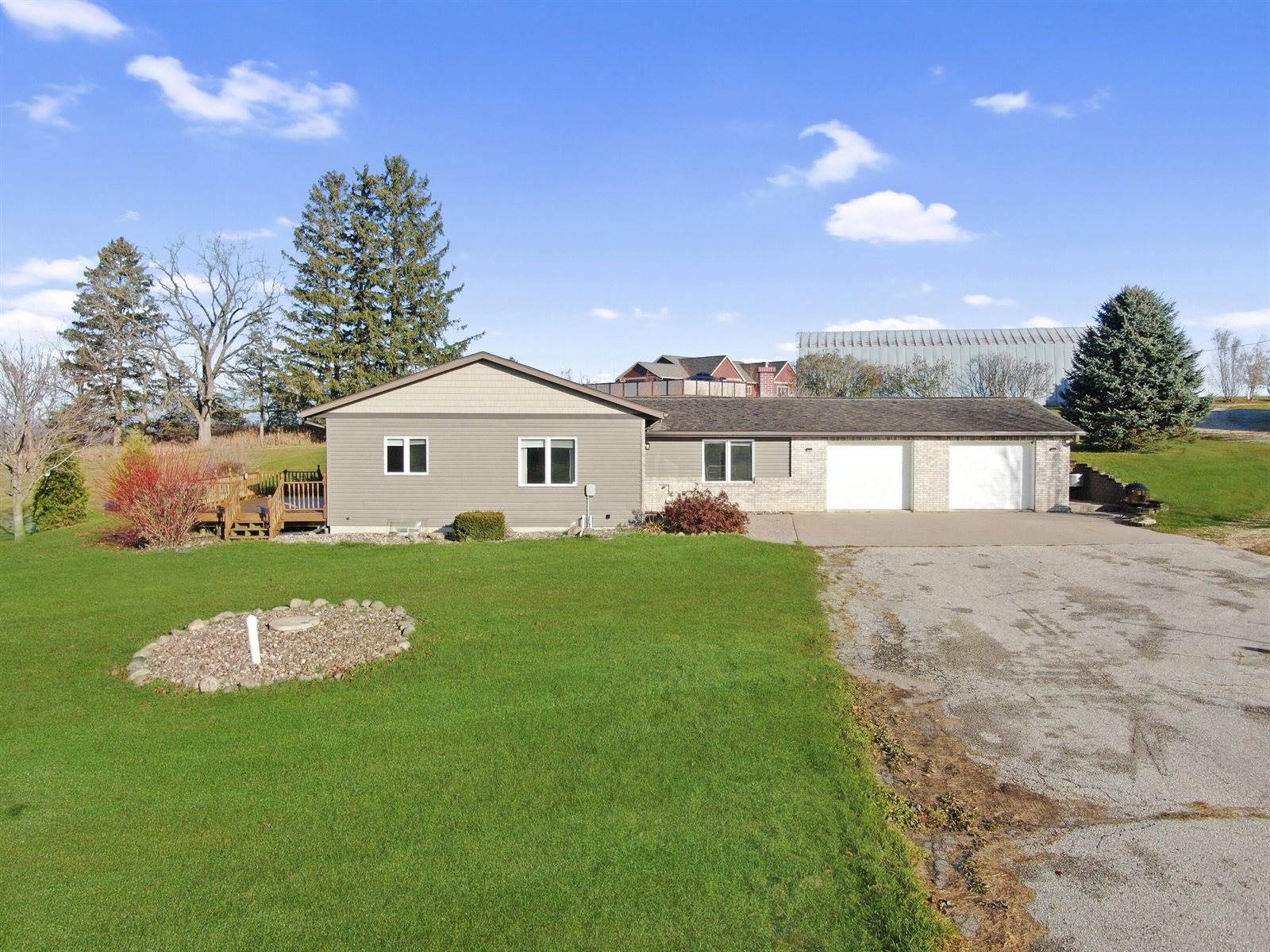 E2732 Brinkman Ridge Rd, Hamburg, WI 54621
