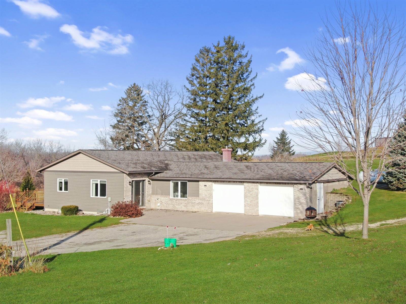 E2732 Brinkman Ridge Rd, Hamburg, WI 54621