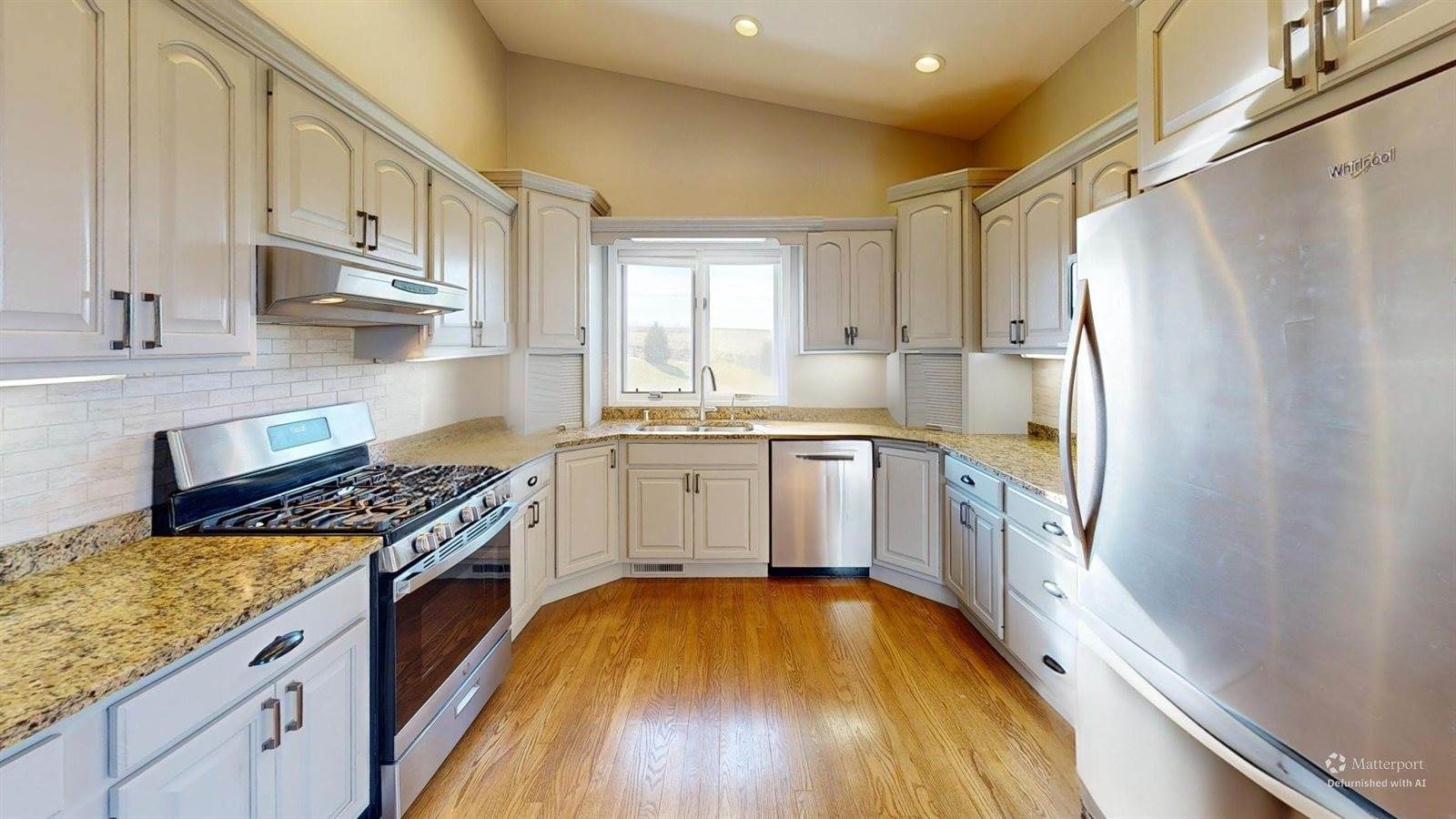 E2732 Brinkman Ridge Rd, Hamburg, WI 54621