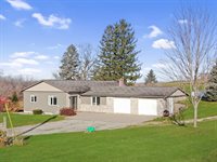 E2732 Brinkman Ridge Rd, Hamburg, WI 54621