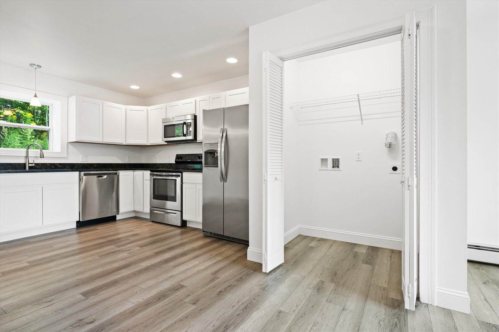 2425 US-2, Hermon, ME 04401