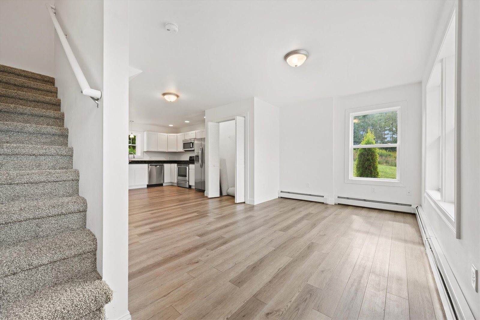 2425 US-2, Hermon, ME 04401