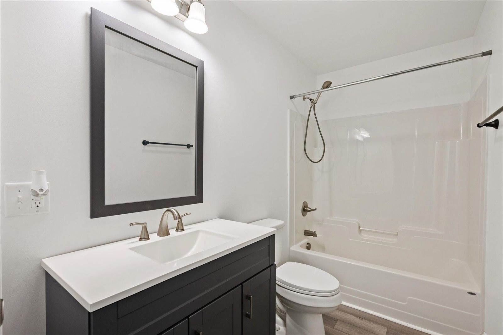 2425 US-2, Hermon, ME 04401