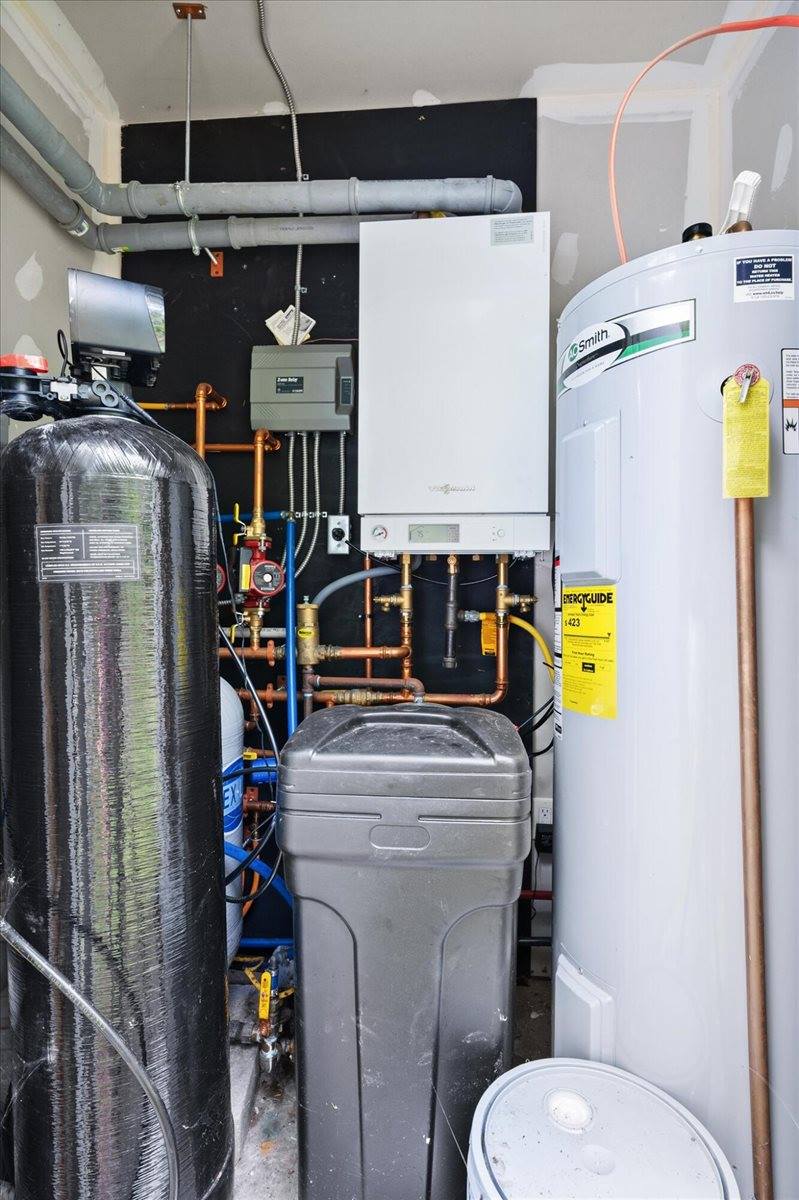 2425 US-2, Hermon, ME 04401