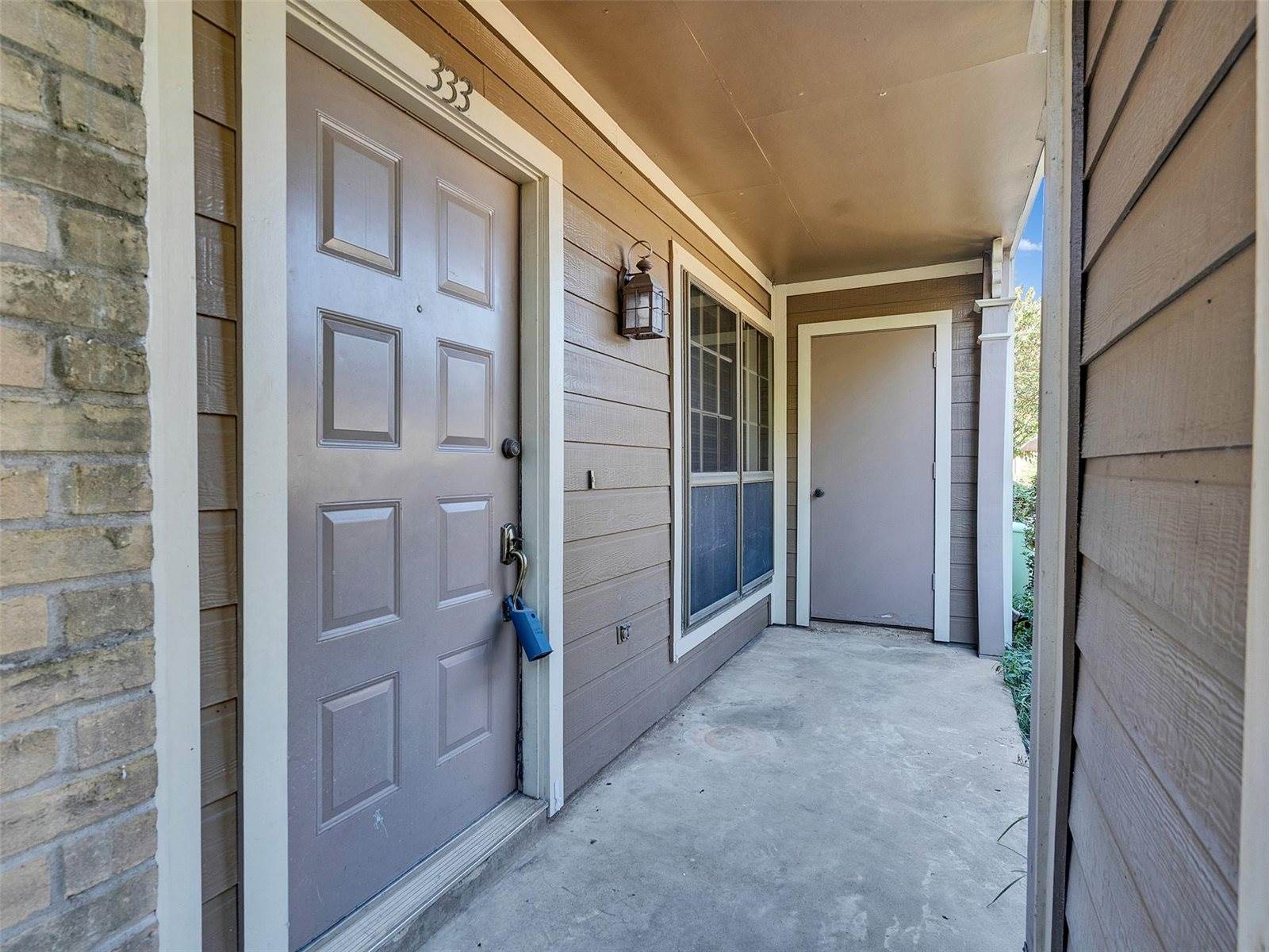 1860 White Oak Drive, Houston, TX 77009