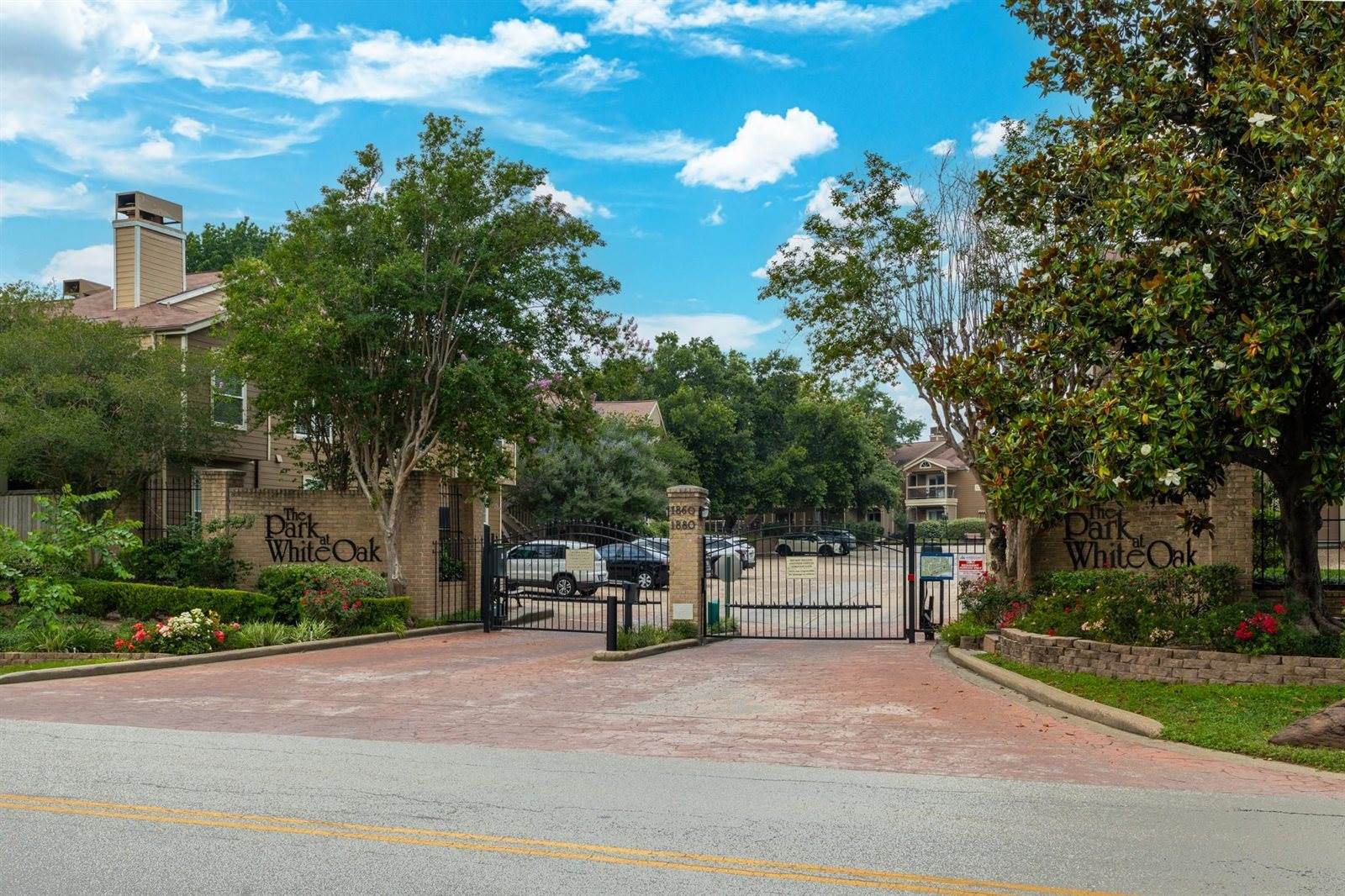 1860 White Oak Drive, Houston, TX 77009