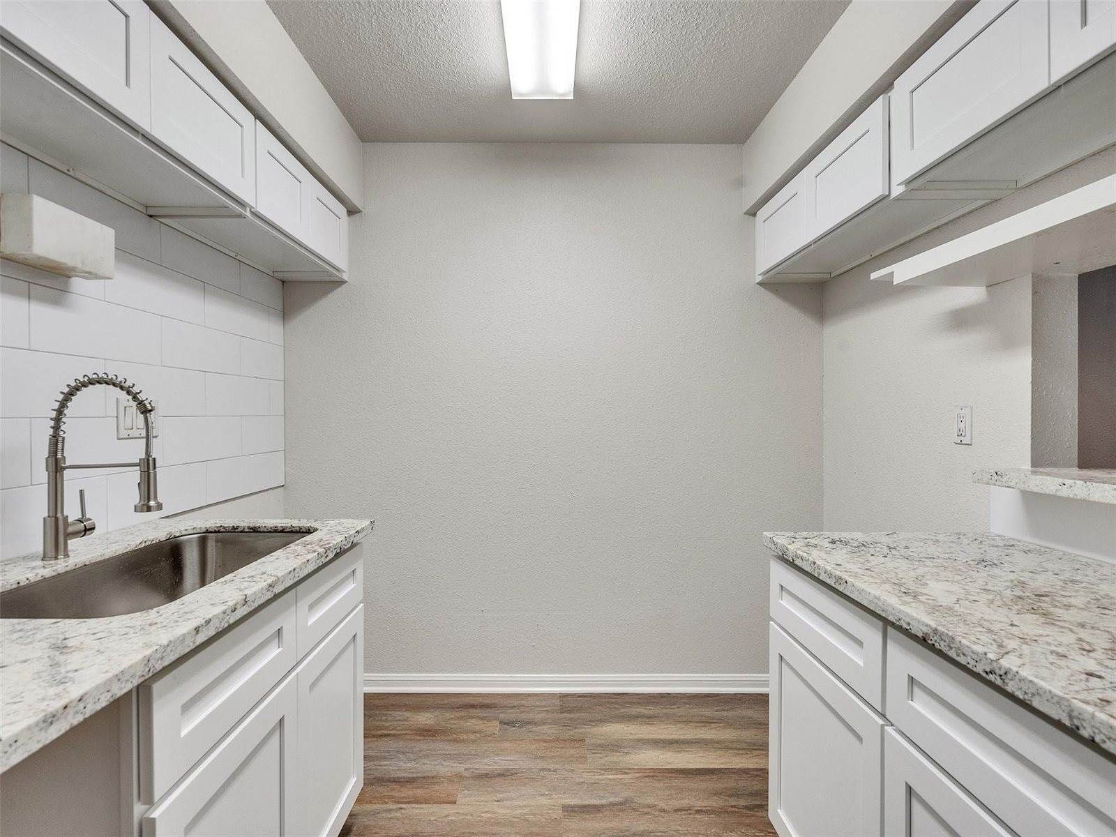 1860 White Oak Drive, Houston, TX 77009