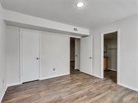 1860 White Oak Drive, Houston, TX 77009