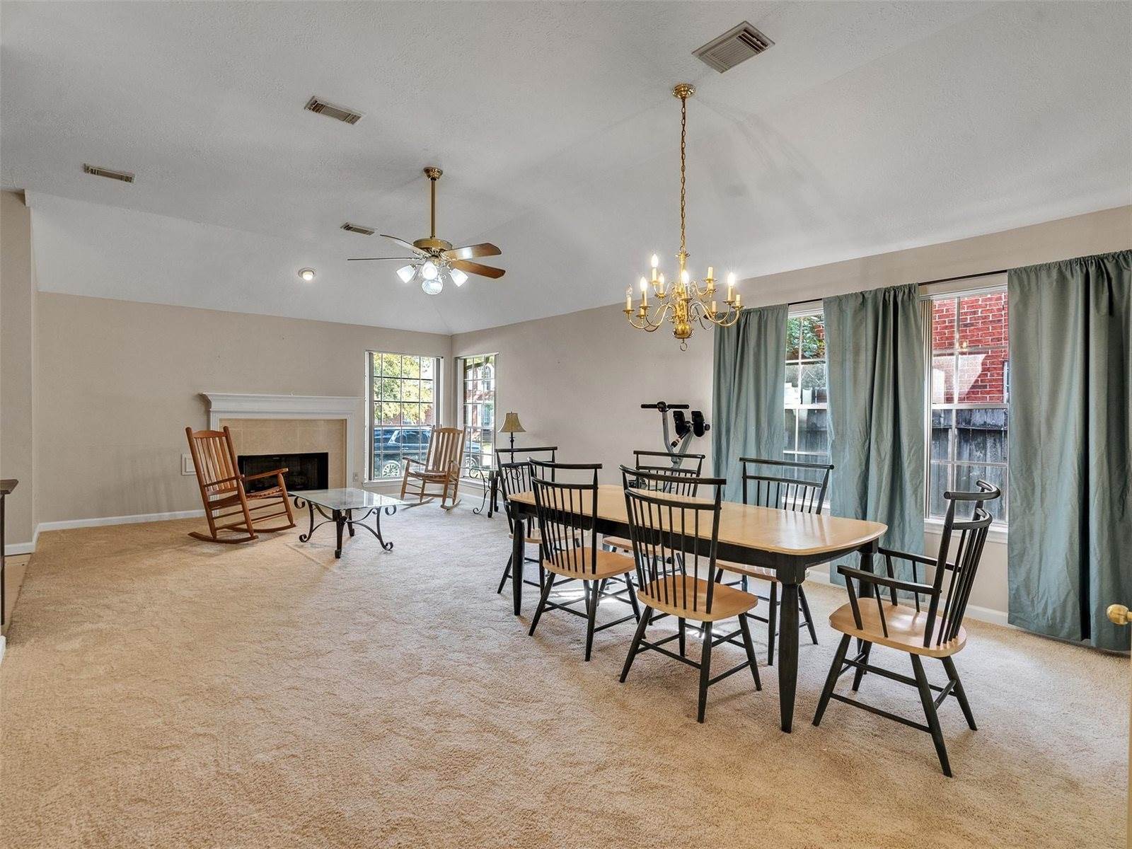 2902 Hollow Creek Drive, Houston, TX 77082