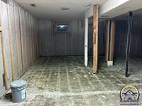 3513 SW Moundview DR, Topeka, KS 66614