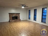 3513 SW Moundview DR, Topeka, KS 66614