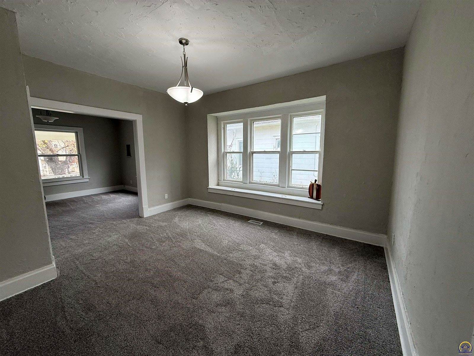 1115 SW Woodward AVE, Topeka, KS 66605