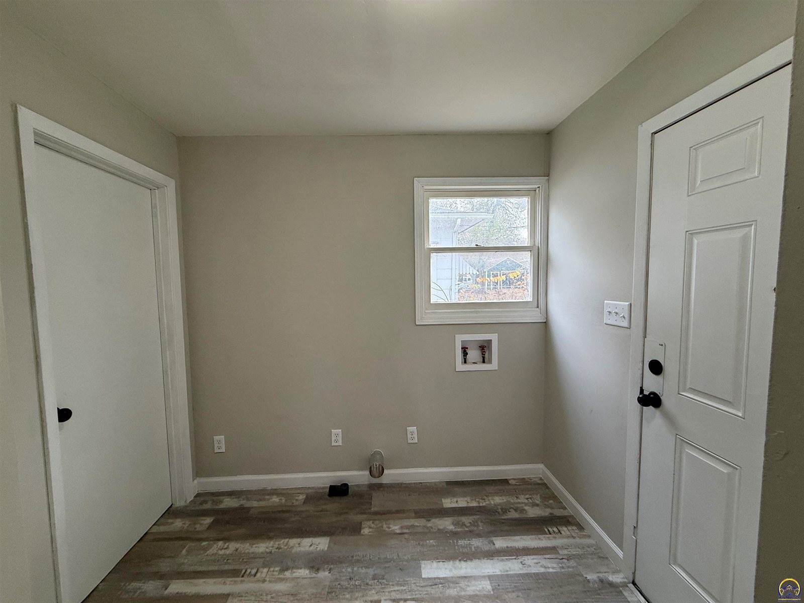 1115 SW Woodward AVE, Topeka, KS 66605