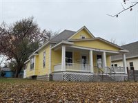 1115 SW Woodward AVE, Topeka, KS 66604