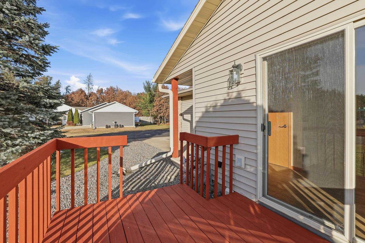 260 White Oak Avenue, Plover, WI 54467