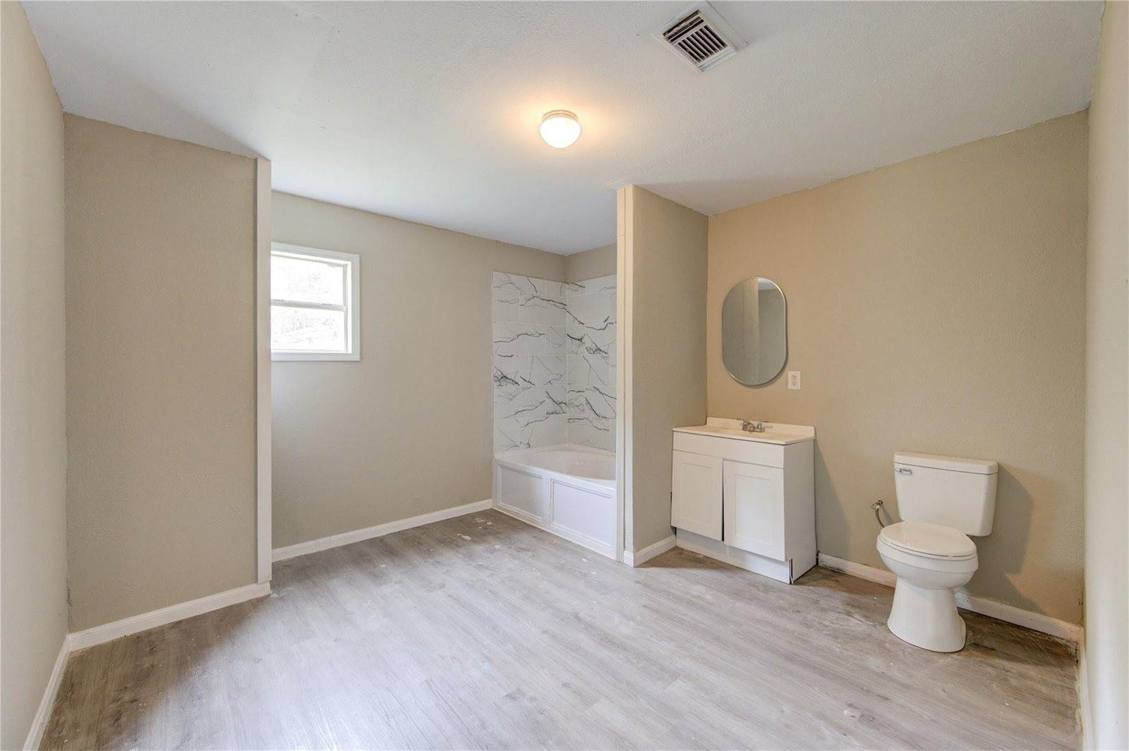 808 State Highway Loop 393, Goodrich, TX 77335