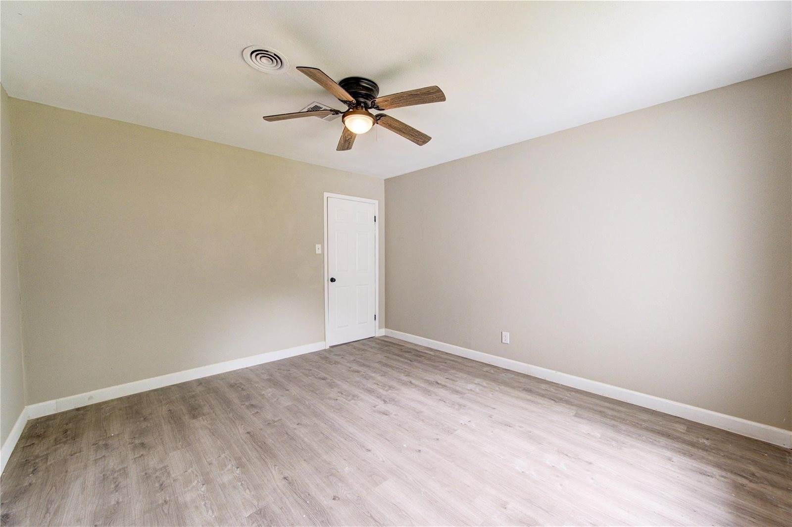 808 State Highway Loop 393, Goodrich, TX 77335