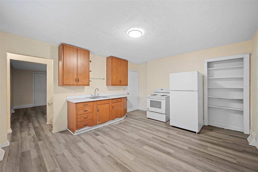 2921 Overhill St, South Park, PA 15129