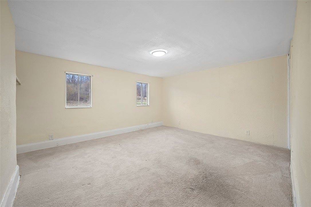 2921 Overhill St, South Park, PA 15129