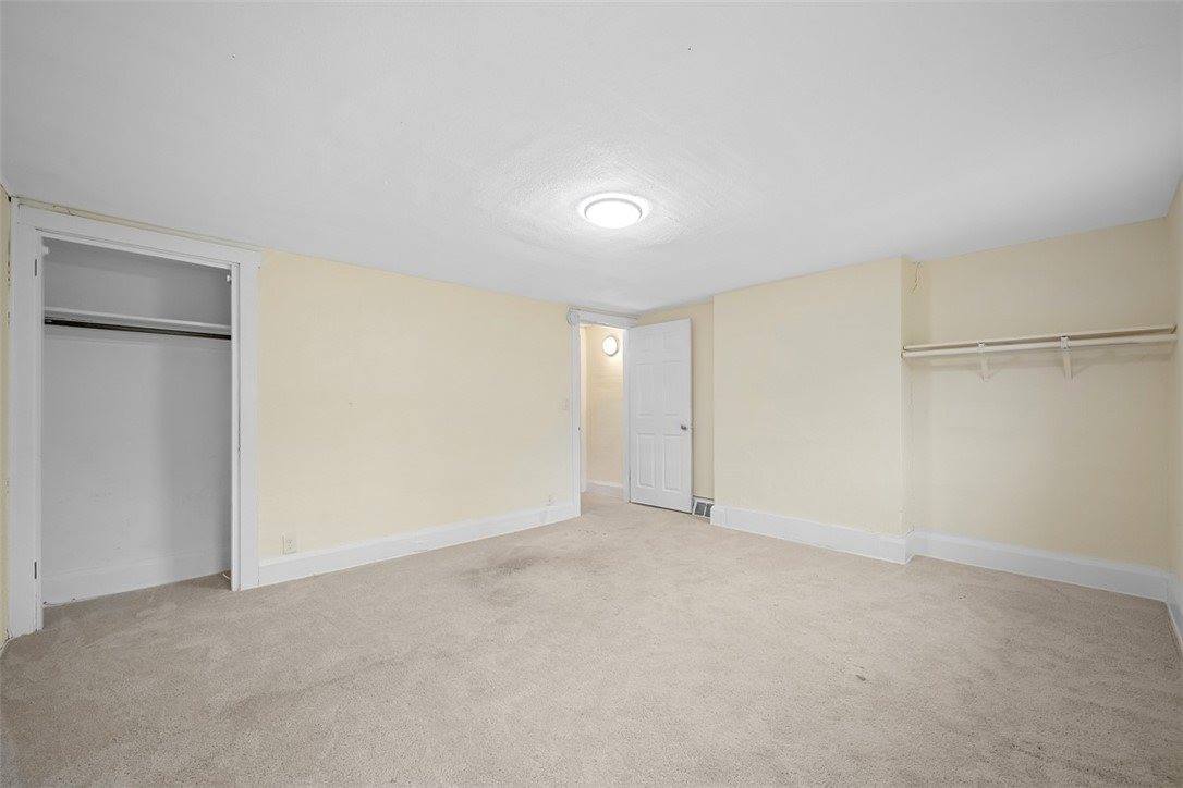 2921 Overhill St, South Park, PA 15129