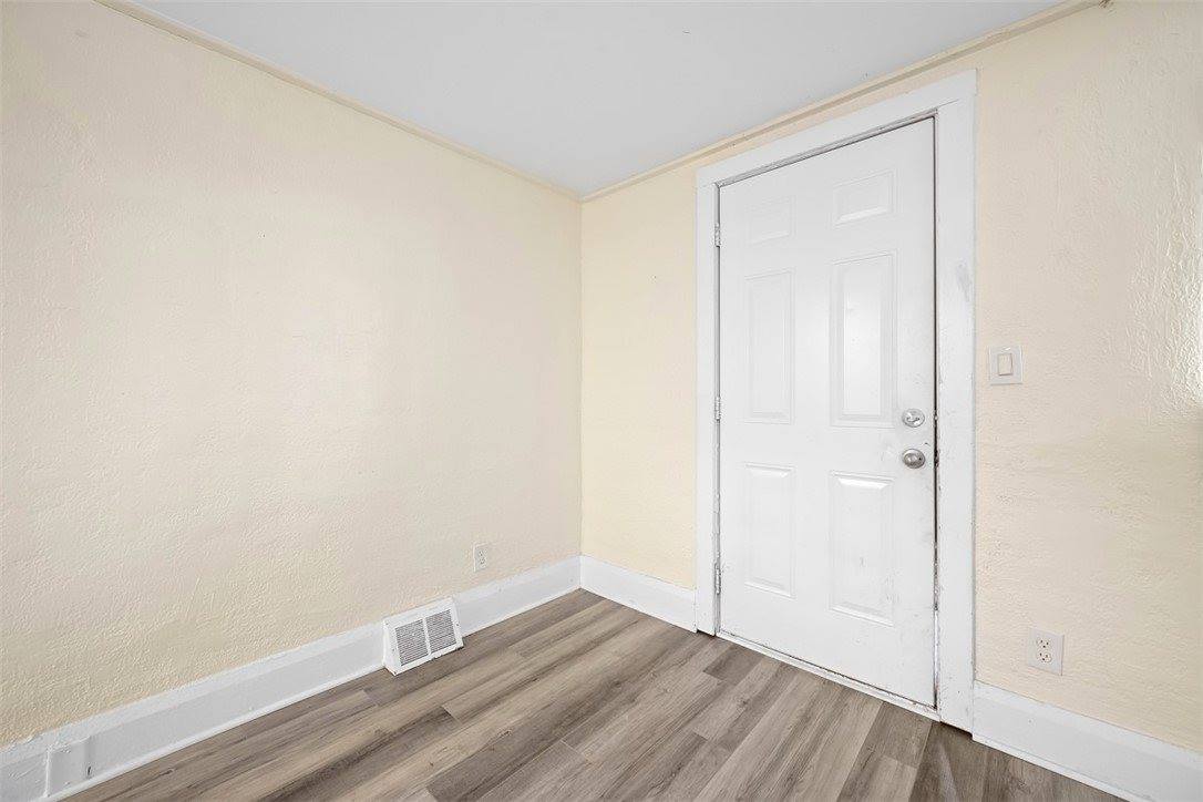 2921 Overhill St, South Park, PA 15129