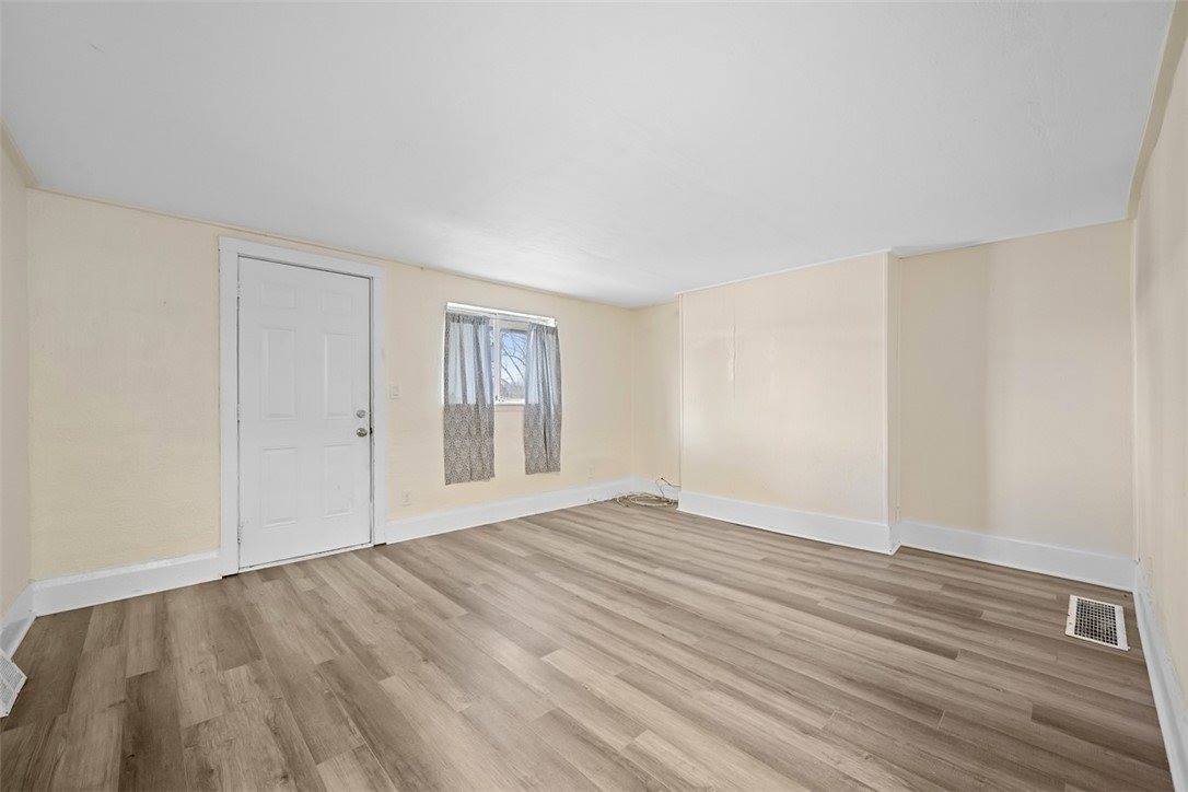 2921 Overhill St, South Park, PA 15129