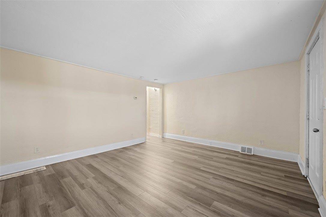 2921 Overhill St, South Park, PA 15129