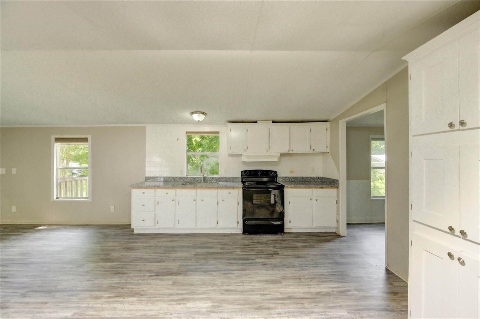 13265 Pecan Tree Drive, Willis, TX 77318