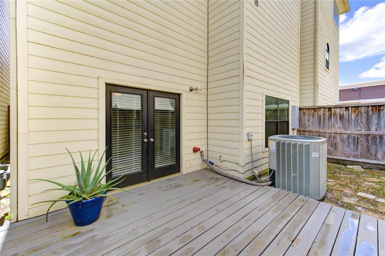 650 Westcross Street, Houston, TX 77018