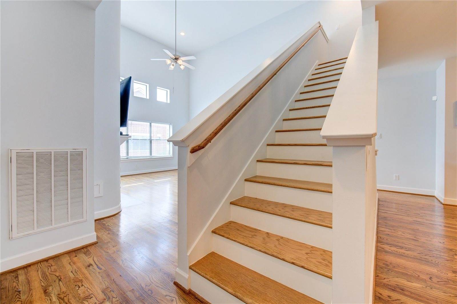 650 Westcross Street, Houston, TX 77018