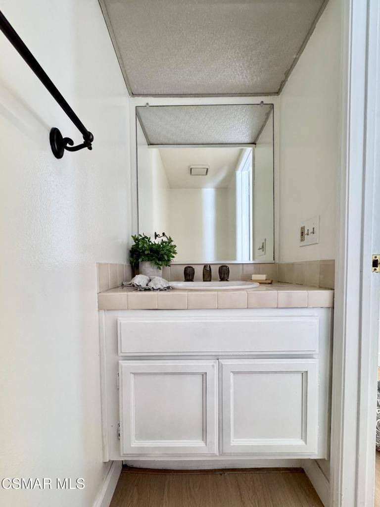 5714 Skyview Way, #E, Agoura Hills, CA 91301