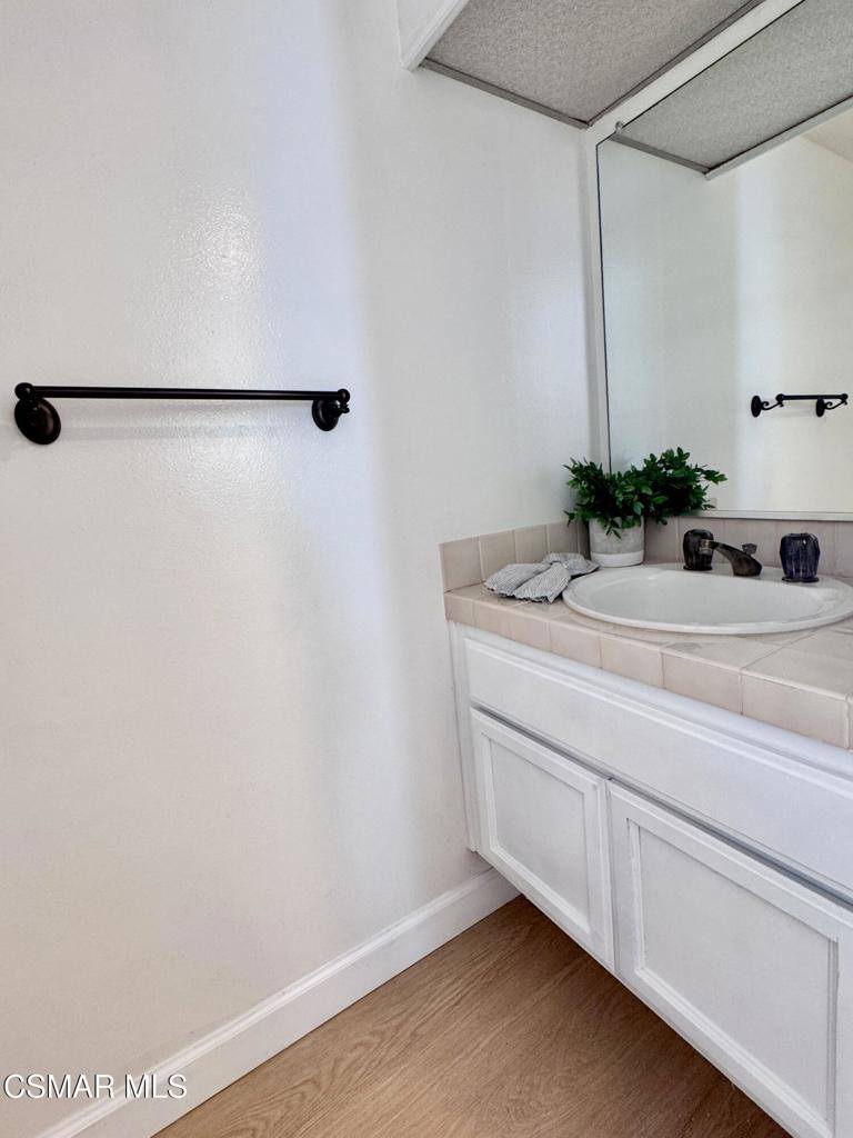 5714 Skyview Way, #E, Agoura Hills, CA 91301