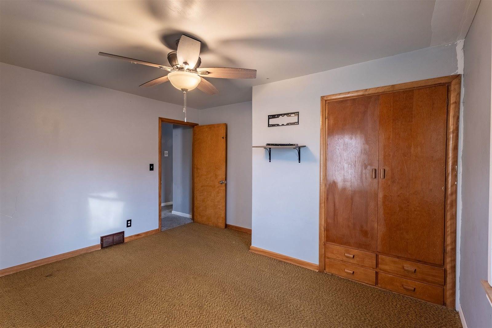 218 N 3rd Avenue, Edgar, WI 54426