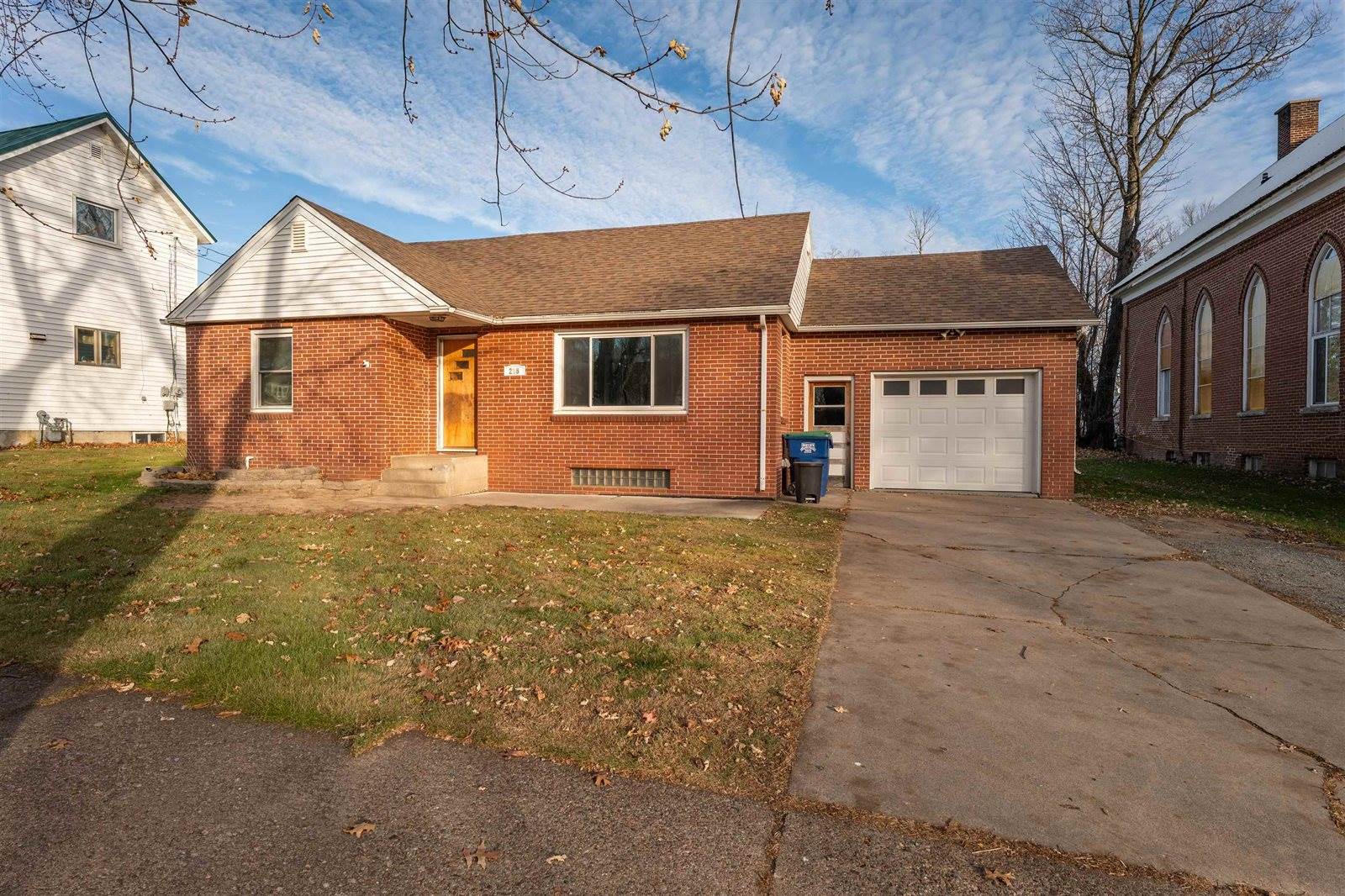 218 N 3rd Avenue, Edgar, WI 54426