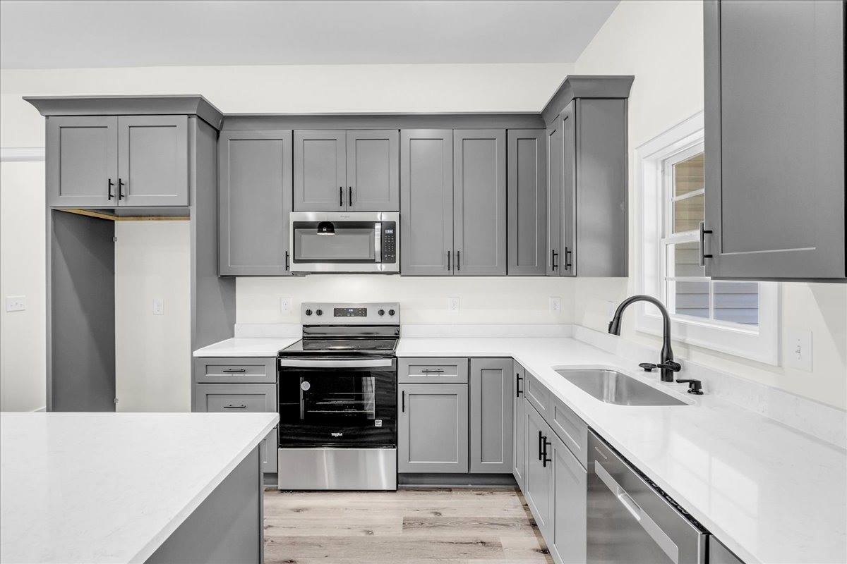 458 Sherwood Dr, McMinnville, TN 37110