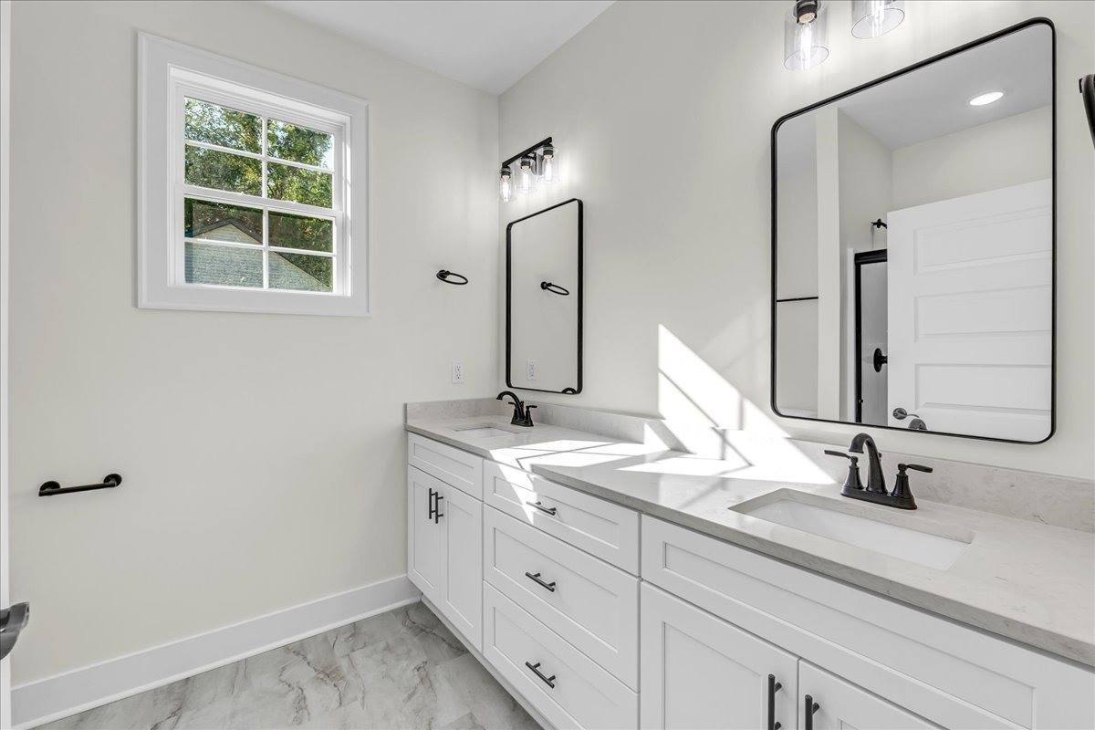 458 Sherwood Dr, McMinnville, TN 37110