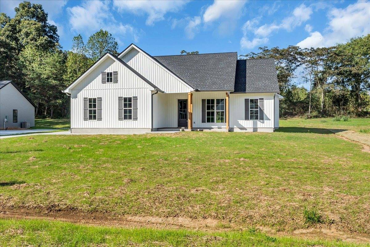 458 Sherwood Dr, McMinnville, TN 37110