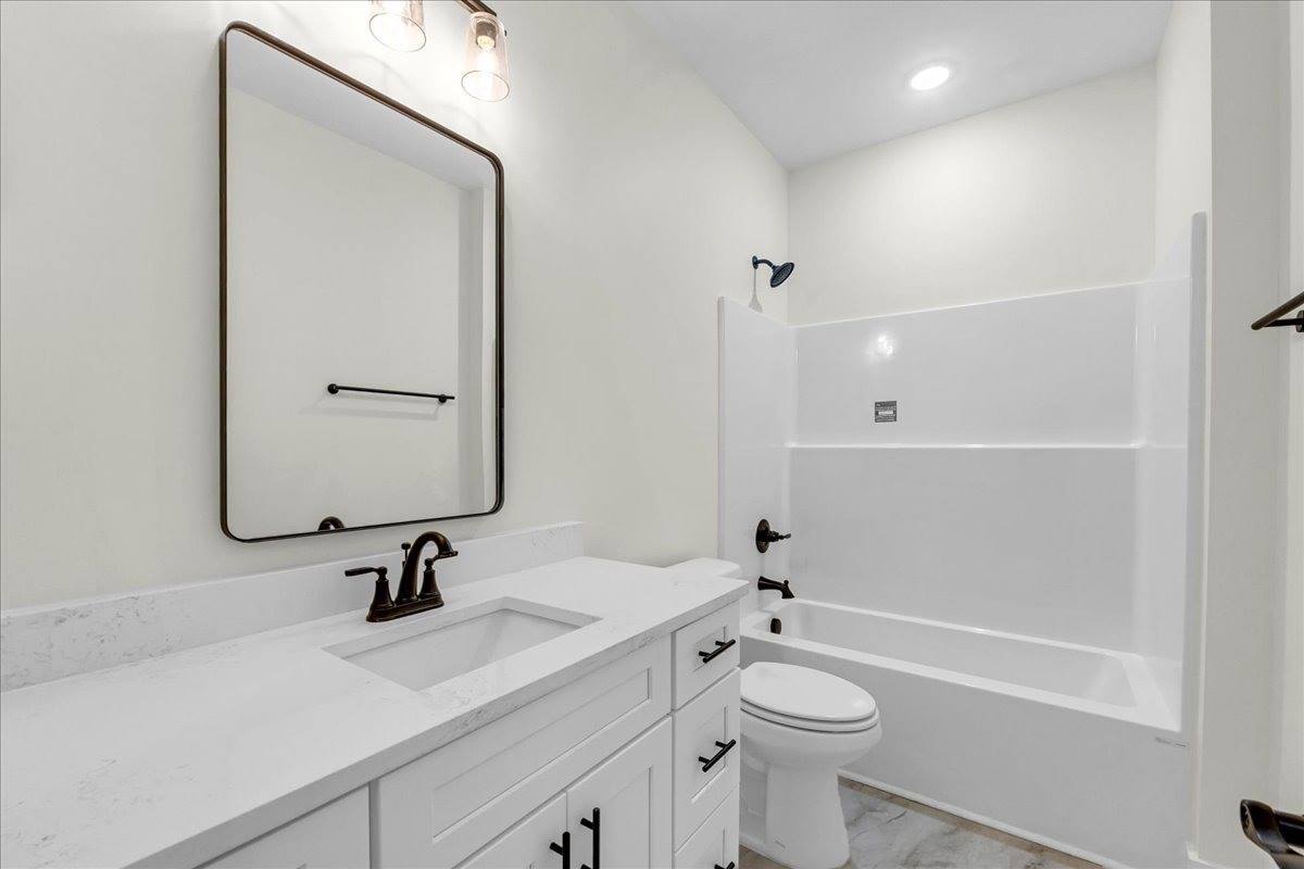 458 Sherwood Dr, McMinnville, TN 37110