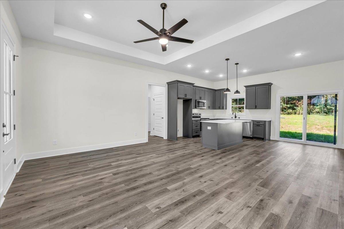 458 Sherwood Dr, McMinnville, TN 37110