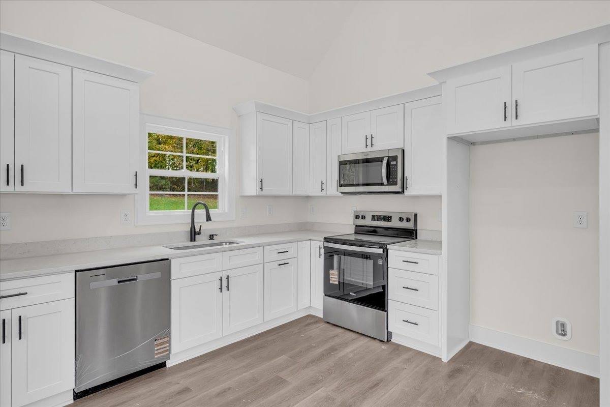 471 Sherwood Dr, McMinnville, TN 37110