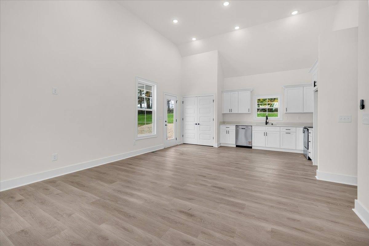 471 Sherwood Dr, McMinnville, TN 37110